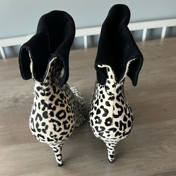 Marc Fisher Ltd. Fifily Snow Leopard Calf Hair Ankle Booties - Picture 8 of 11